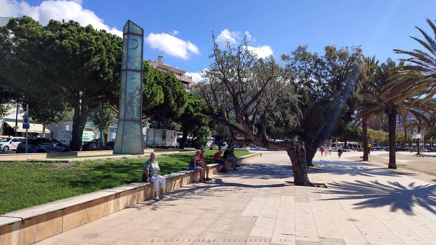 68 - Rosas - Paseo Maritime et Plage Nova.jpg